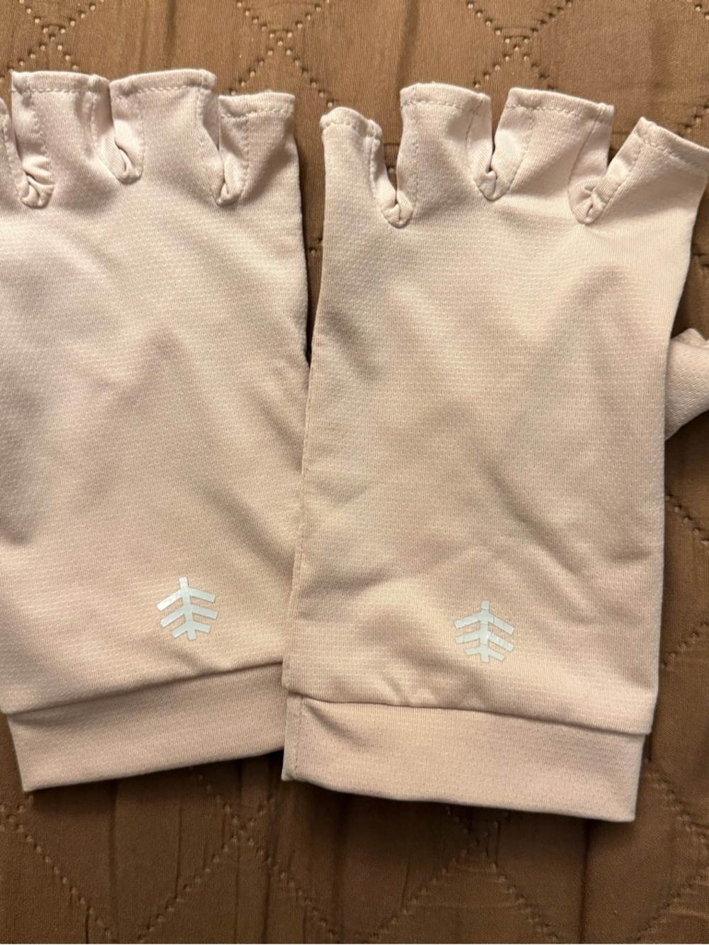 Coolibar Tan Touchscreen UV Gloves 2 pair Size M - Picture 4 of 9